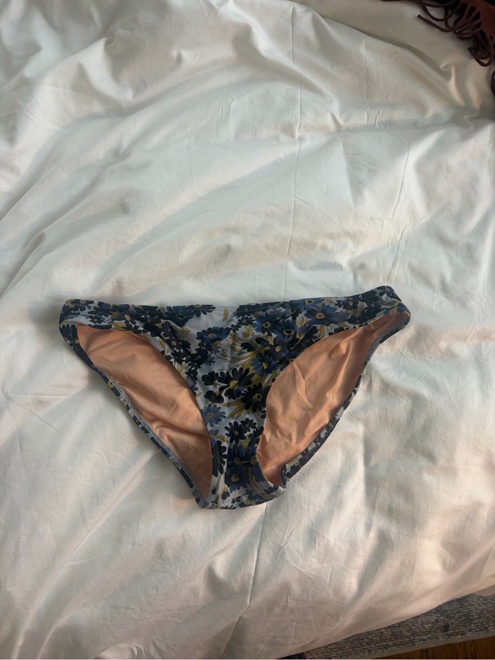 Madewell Second Wave Bikini in Daisy Reverie - Picture 8 of 9